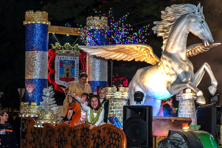 Las hortalizas de Motril acompaan a los Reyes Magos en su tradicional desfile